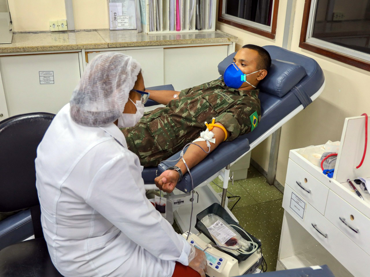 AJUDAR ESTÁ NO NOSSO SANGUE!
