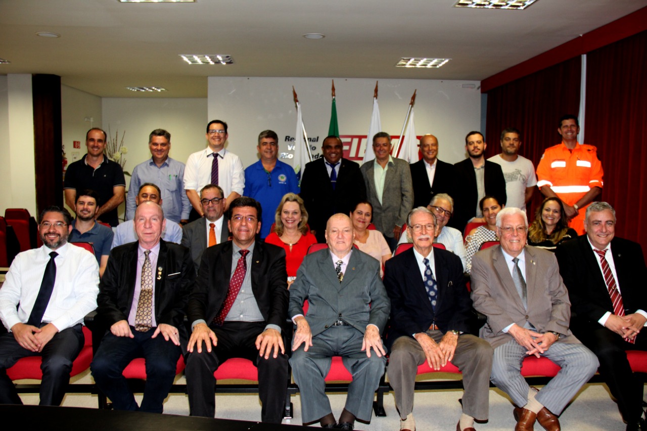 REUNIÃO DE NOVA DIRETORIA TEM PRESENÇA DE DECANOS DA ADESG UBERABA
